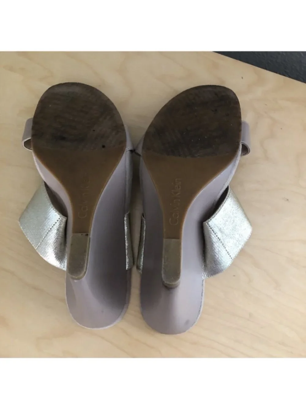 Calvin Klein Ondreah Women’s 8.5 Tan Gold Suede  Slip-On Wedge Sandals Shoes